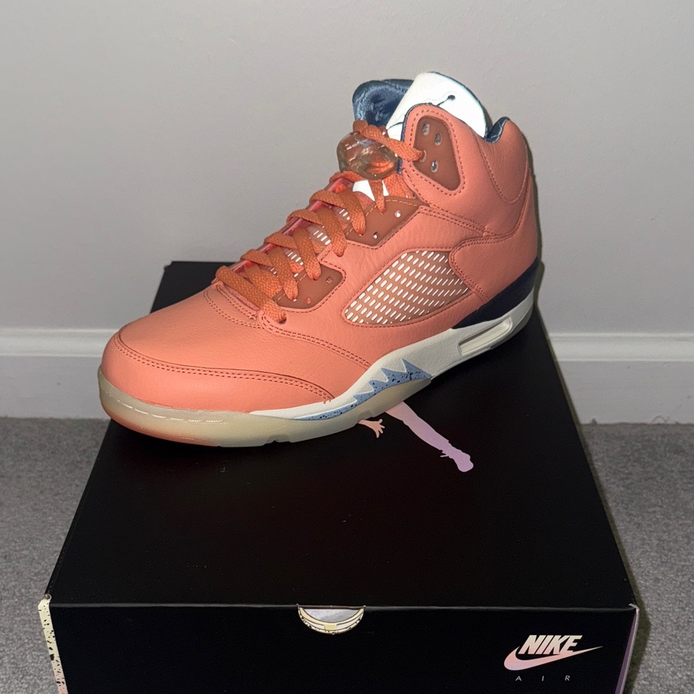 Jordan 5 Retro
DJ Khaled We The Best Crimson Bliss